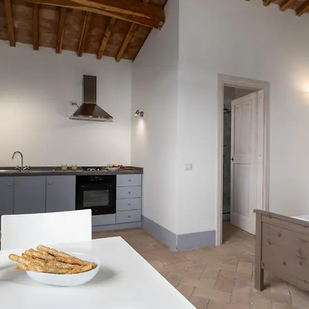 Dei Rosmarini 8, Emma Orvieto