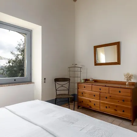 Villa Dei Rosmarini 8, Emma *