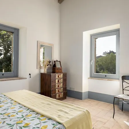 Dei Rosmarini 8, Emma *