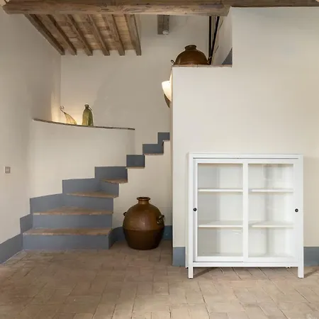 Dei Rosmarini 8, Emma Villa