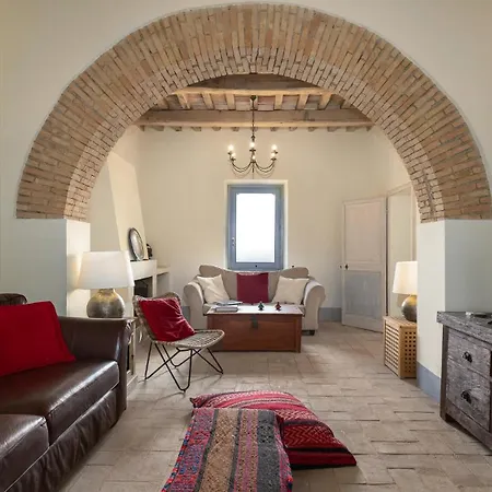 Dei Rosmarini 8, Emma Villa *