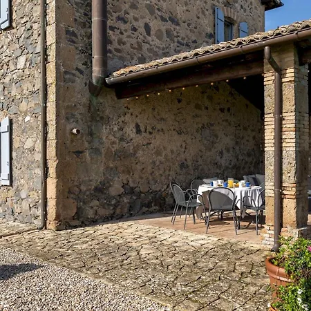 Dei Rosmarini 8, Emma Villa