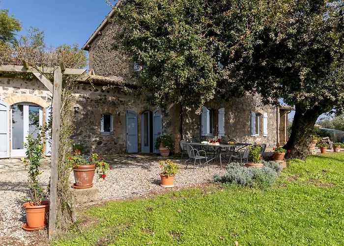 Dei Rosmarini 8, Emma فيلة